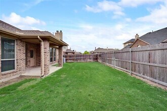 2305 Laurel Forest Dr in Fort Worth, TX - Building Photo - Building Photo