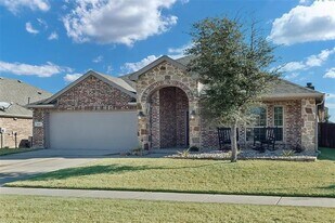 213 Rugby Ln in McKinney, TX - Building Photo