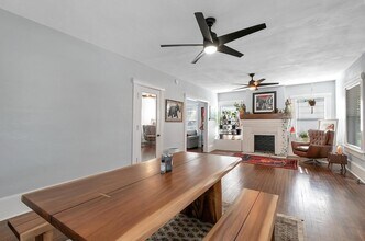 244 S Volutsia Ave in Wichita, KS - Foto de edificio - Building Photo