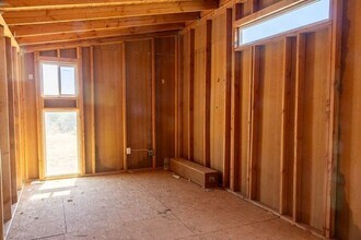 7438 Woodcliff St in Phelan, CA - Foto de edificio - Building Photo