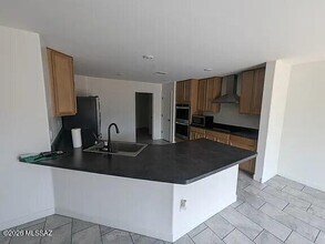 8748 E Pebble Stone Ln in Tucson, AZ - Building Photo - Building Photo