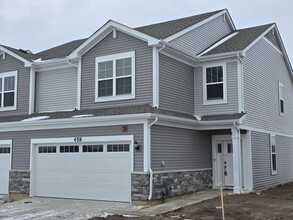 458 Hathaway Ln in Oswego, IL - Building Photo - Building Photo