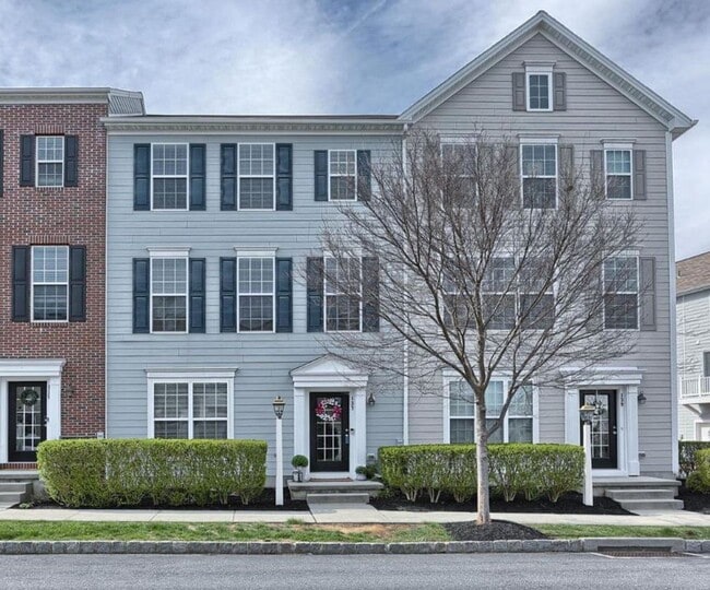 property at 137 Summer Ln