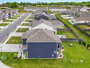 324 Victory Cir in Ashland City, TN - Building Photo - Building Photo