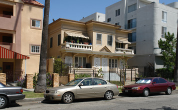 830 S New Hampshire Ave in Los Angeles, CA - Building Photo - Building Photo