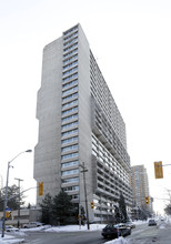 Queen Elizabeth Towers A in Ottawa, ON - Building Photo - Building Photo