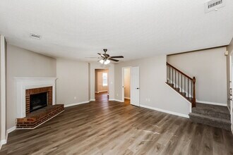 15 Cityview Dr in Newnan, GA - Building Photo - Building Photo