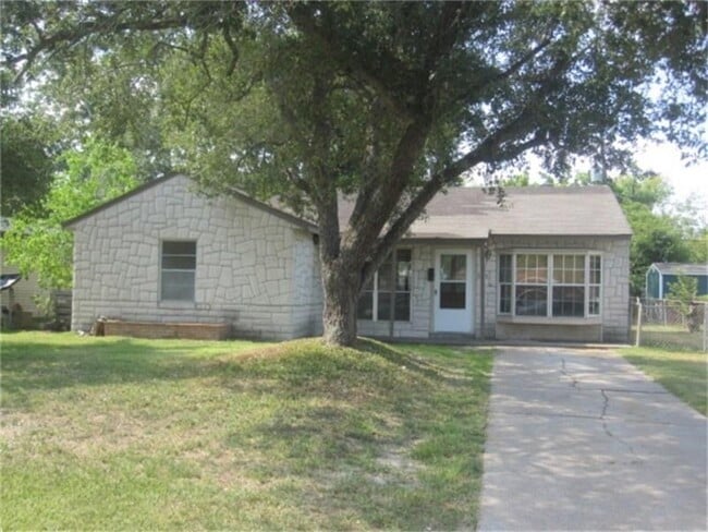 property at 5422 Thrush Dr