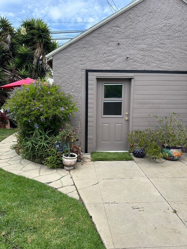 1639 S Wooster St, Unit Garden Guest House