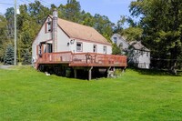 22 Shoddy Hollow Rd in Otisville, NY - Foto de edificio - Building Photo