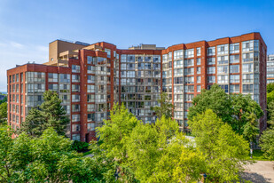 South Kingsway Village in Toronto, ON - Building Photo
