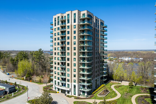 Petrie's Landing Tower I in Ottawa, ON - Building Photo - Building Photo