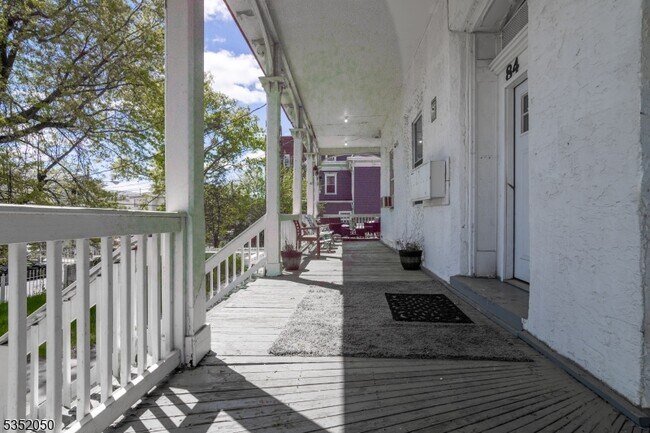 84 N 6th St-Unit -5 in Newark, NJ - Building Photo - Building Photo