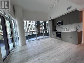 110 Broadway Ave in Toronto, ON - Building Photo - Building Photo