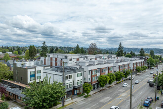 Talta Townhomes in Seattle, WA - Foto de edificio - Building Photo