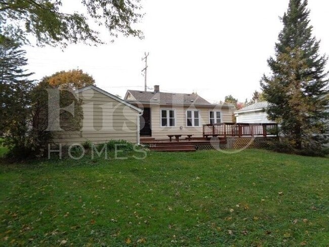 606 Lake Shore Blvd in Wauconda, IL - Building Photo - Building Photo