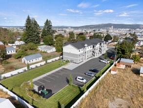 4th St Apartments in Spokane Valley, WA - Building Photo - Building Photo