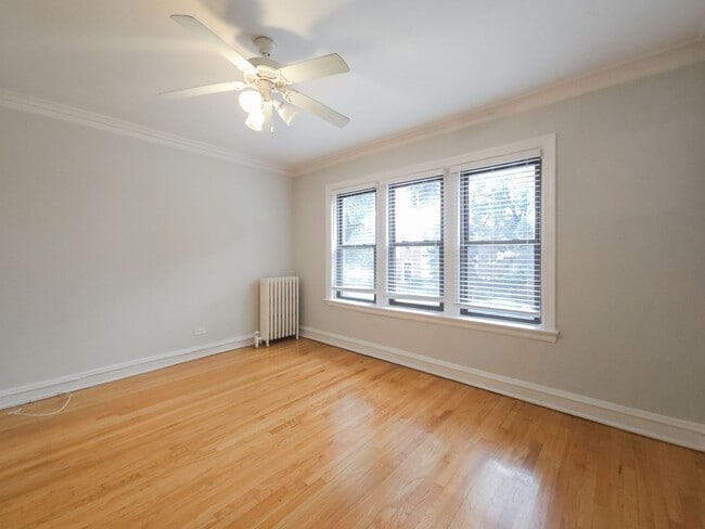 2342 W School St, Unit 1F