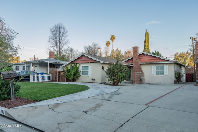 property at 22637 Mariano St