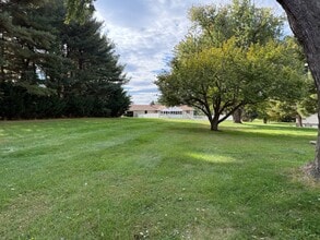 1606 Littlestown Pike in Westminster, MD - Foto de edificio - Building Photo