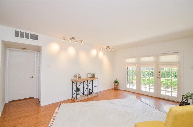 property at 2238 S Piney Point Rd