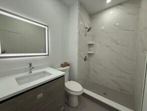 49 Chase St in Newton, MA - Foto de edificio - Building Photo