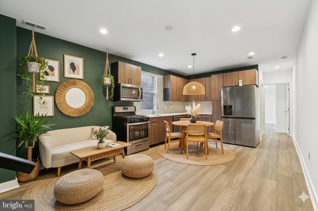 2146 N Van Pelt St, Unit 2