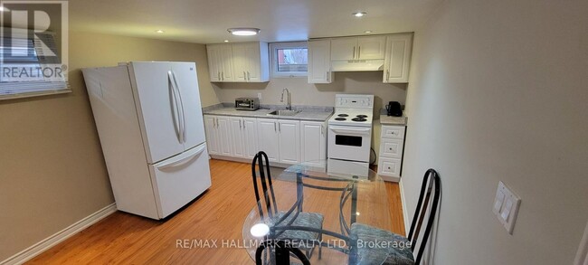 205 Grenfell St in Oshawa, ON - Building Photo - Building Photo