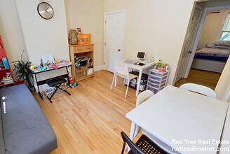 49 Cameron St, Unit 1 in Brookline, MA - Building Photo - Building Photo