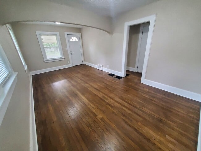 2904 Columbia St in Des Moines, IA - Building Photo - Building Photo