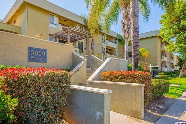 5009 Woodman Ave, Unit woodman in Sherman Oaks, CA - Foto de edificio - Building Photo