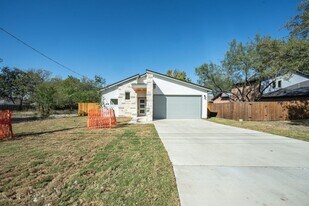 11215 Link in San Antonio, TX - Building Photo
