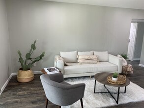 6011 Danbury Ln in Dallas, TX - Building Photo - Building Photo