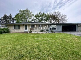 7116 W Armour Ave in Greenfield, WI - Building Photo