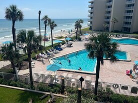 2401 S Atlantic Ave in New Smyrna Beach, FL - Building Photo