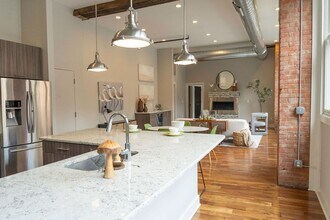 1260 W 4th St in Cleveland, OH - Building Photo - Building Photo