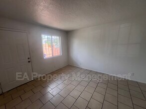 8200 Copper Ave NE in Albuquerque, NM - Building Photo - Building Photo