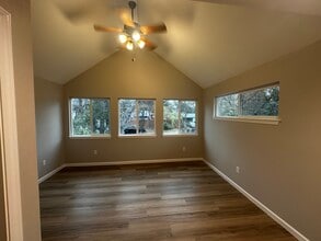 3904 Tonkawa Trl, Unit 3904A in Austin, TX - Foto de edificio - Building Photo