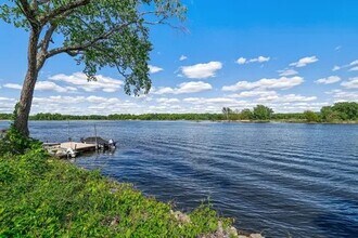 218 Shore Acres Rd in La Crescent, MN - Building Photo - Building Photo