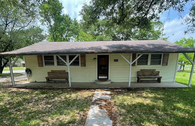 property at 403 Live Oak St