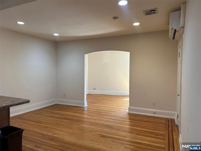 731 A Anderson Ave in Cliffside Park, NJ - Building Photo - Building Photo
