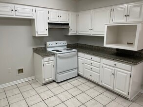 212 Lexington Dr in Mandeville, LA - Building Photo - Building Photo