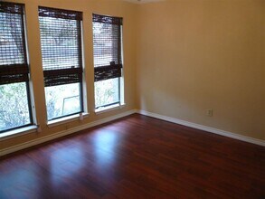 21603 Meadowhill Dr in Spring, TX - Foto de edificio - Building Photo