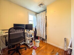 74 Dunboy St, Unit 2 in Boston, MA - Building Photo - Building Photo