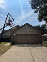 6430 Garden Canyon Dr in Katy, TX - Building Photo