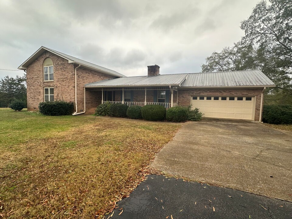 760 Williams Rd in Jacksonville, AL - Building Photo