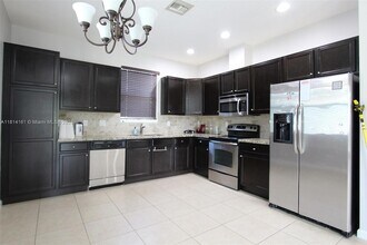 2927 Cascada Isle Way in Hollywood, FL - Building Photo - Building Photo