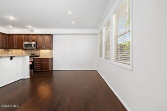 1570 Silver Shadow Dr in Thousand Oaks, CA - Building Photo - Building Photo