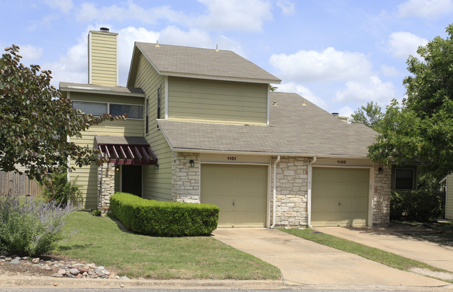 Sweetbriar Two Garden Homes in Austin, TX - Building Photo - Building Photo