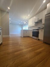 99 Kilsyth Rd, Unit 3 in Boston, MA - Foto de edificio - Building Photo